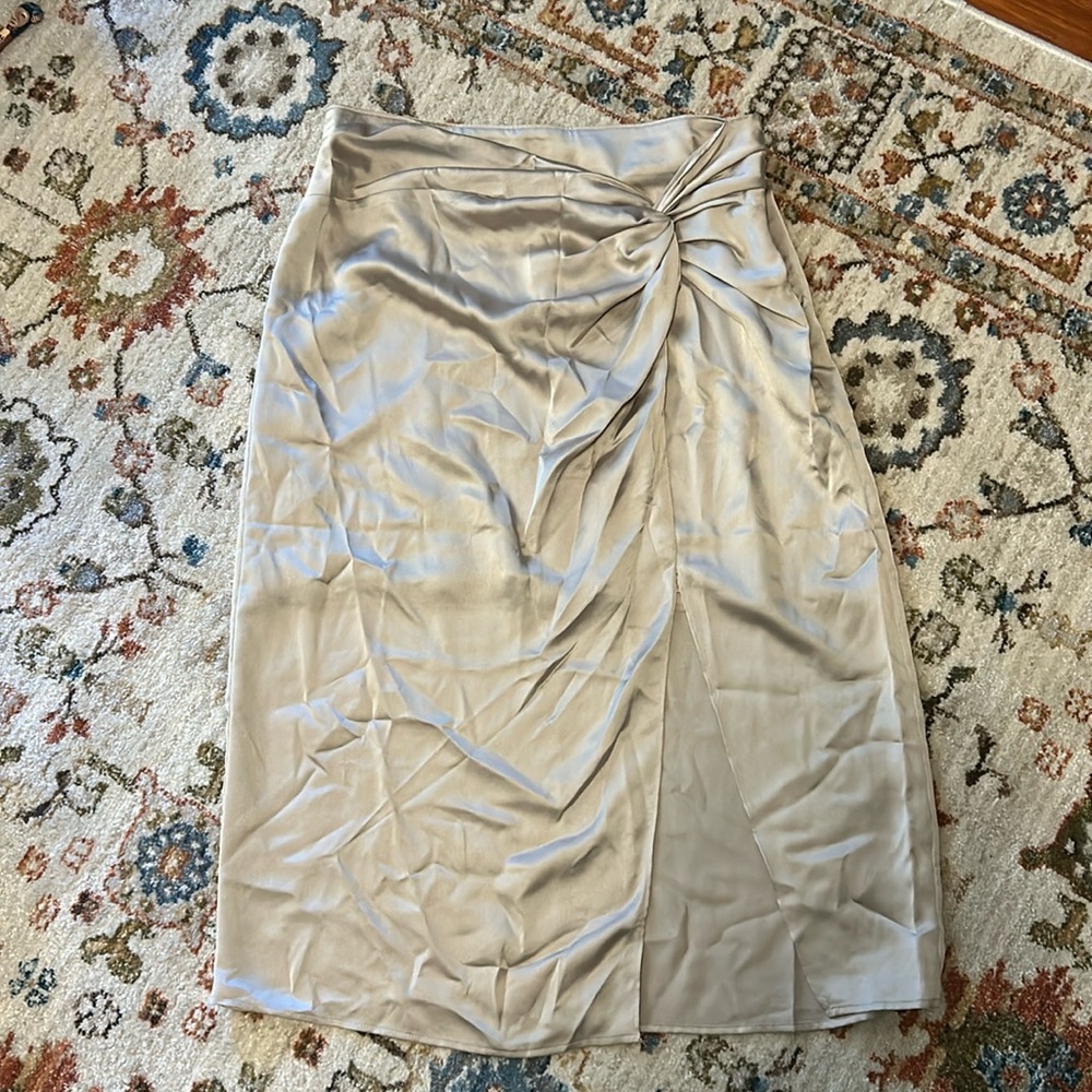 Abercrombie light champagne color midi skirt, tummy rushed